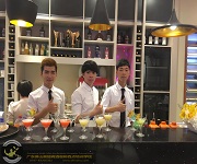 南沙萬達廣場【維意定制家具】黃金周活動、邀請展翅調酒師團隊作為演出嘉賓