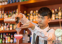 【佛山展翅調(diào)酒咖啡西點(diǎn)培訓(xùn)學(xué)?！恐x凱亮